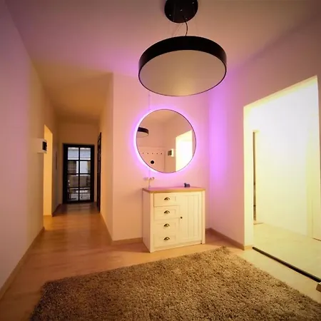 Apartman 3 Bedrooms Oldtown With Balcony Quiet Area