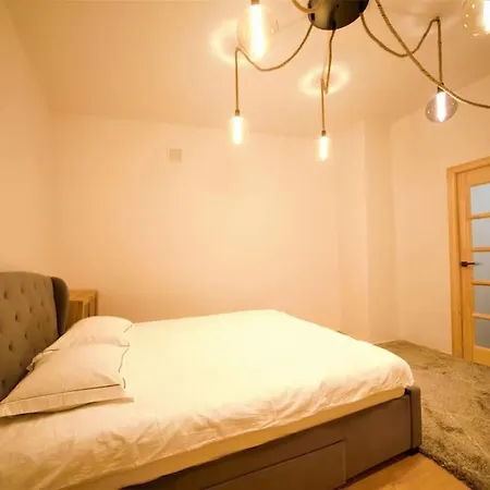 3 Bedrooms Oldtown With Balcony Quiet Area Apartman