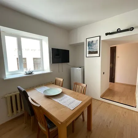 3 Bedrooms Oldtown With Balcony Quiet Area דירה *